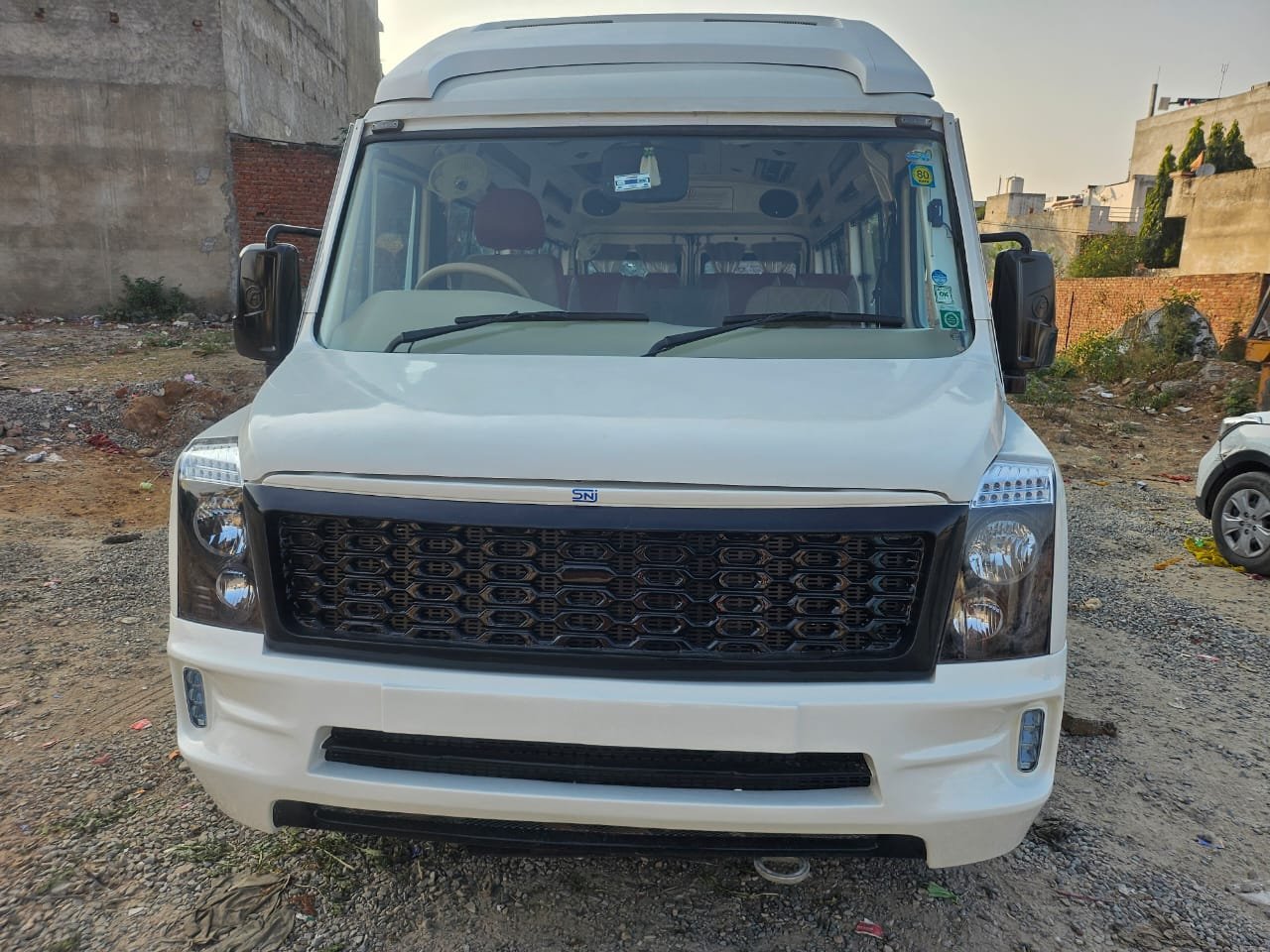 16 Seater Tempo Traveller Front