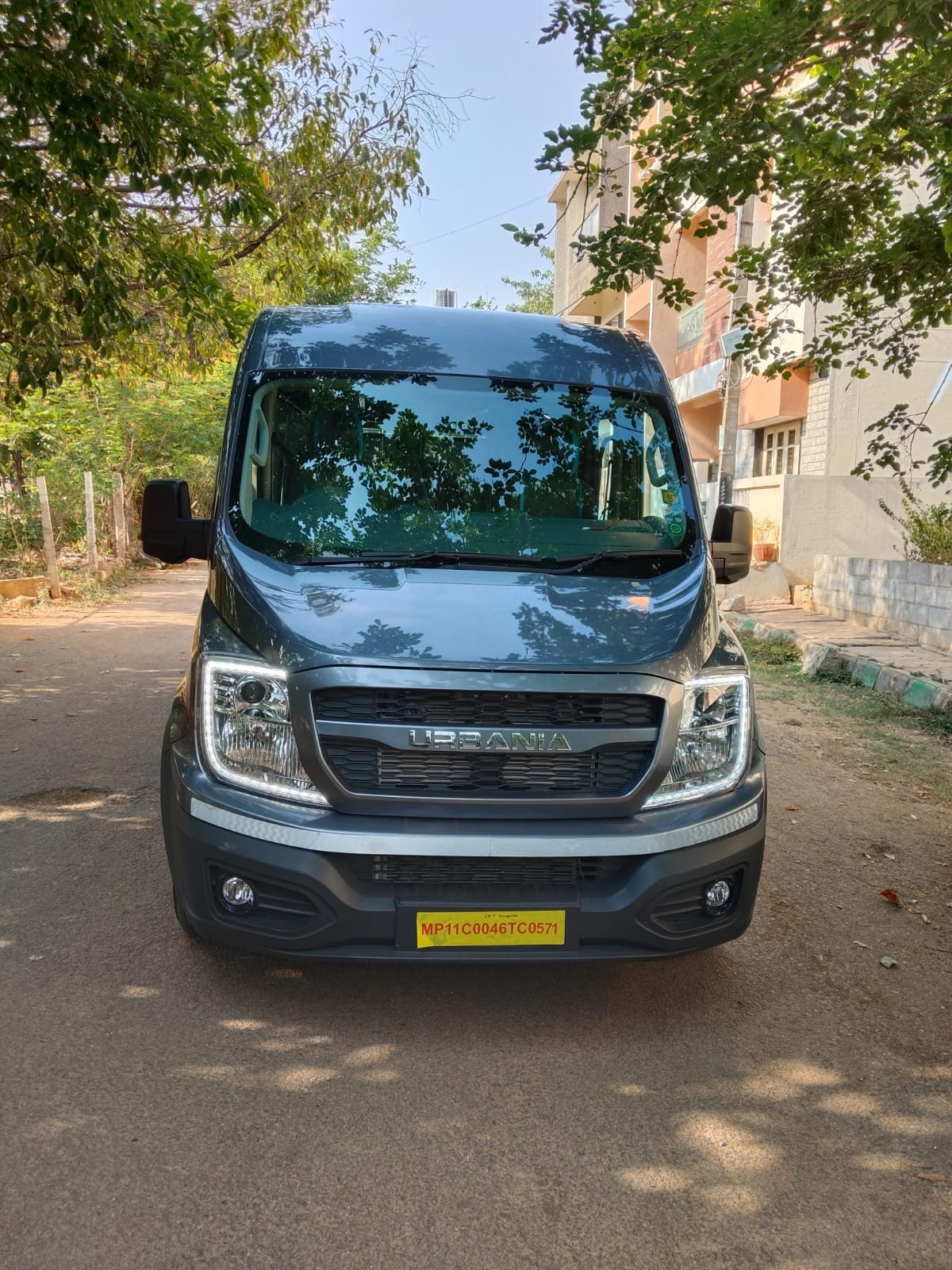 Outstation Force Urbania Maharaja 9 Seater