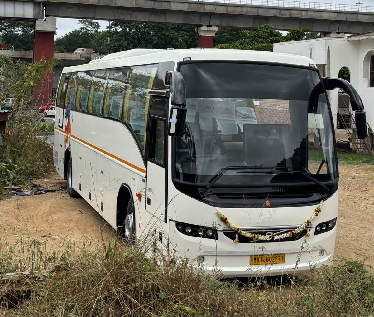 Volvo 45 Seater Luxury Bus Front